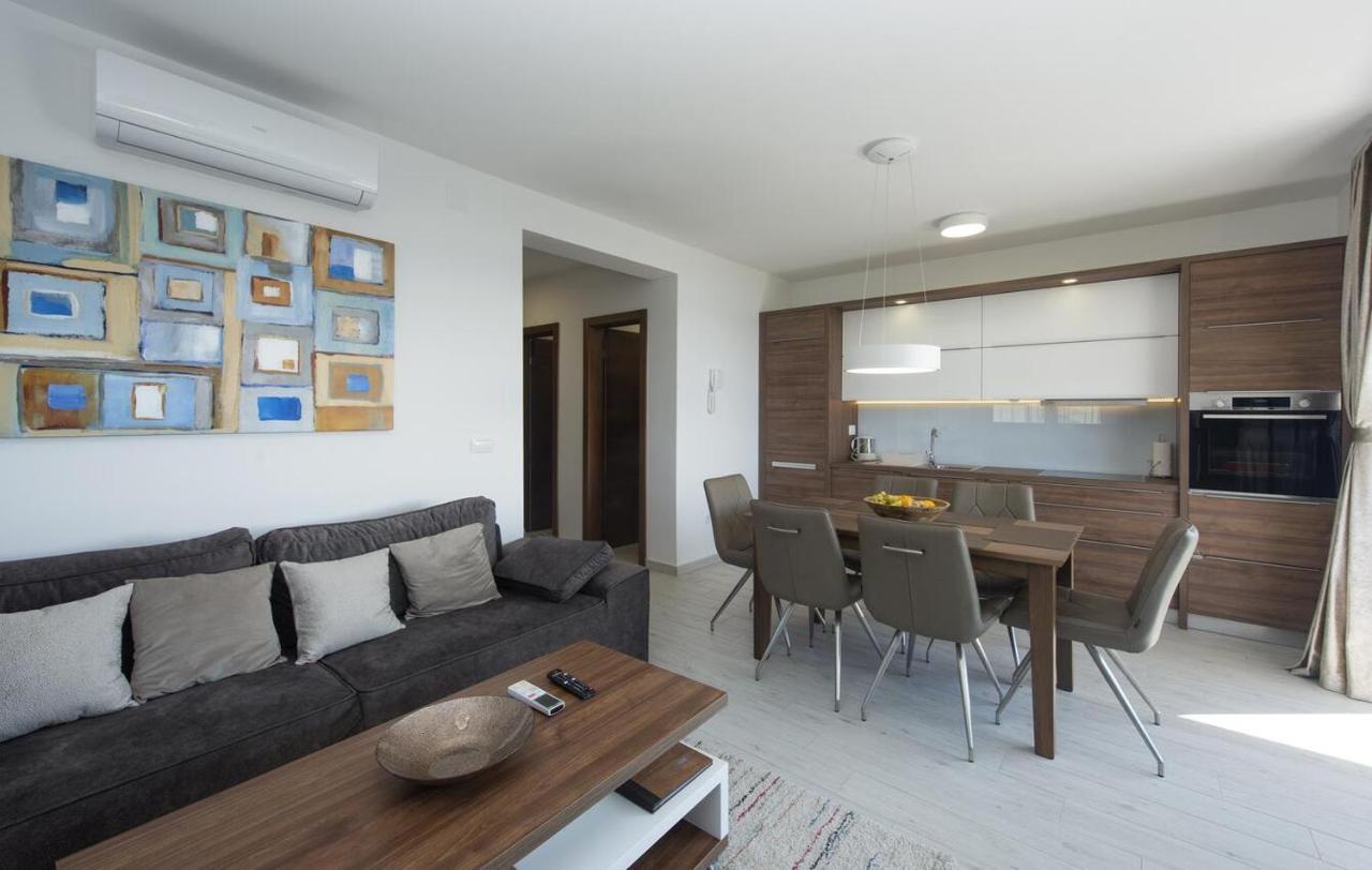 Family Friendly Apartments With A Swimming Pool Sveti Filip I Jakov, Biograd - 19325 Екстер'єр фото